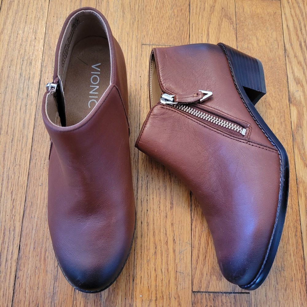 Vionic Brown Burnished Leather Ankle Boots 6 JOLENE Booties Western Boho Edgy